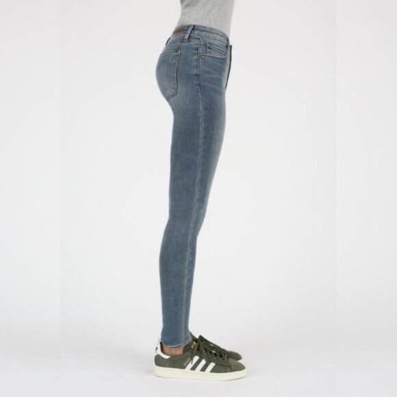 Articles Of Society Sarah Skinny Jeans Dover Color - Picture 2 of 3